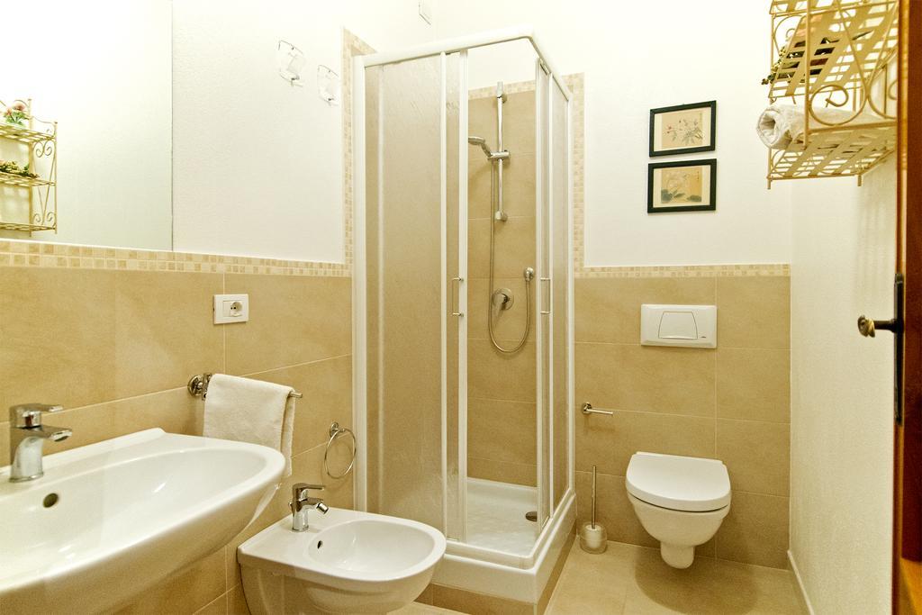 Chambre Double ou Lits Jumeaux avec Salle de Bains Privative Externe